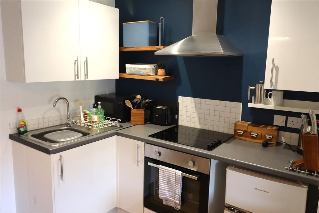 Property photo 2 of 5 Kitchen.Jpg