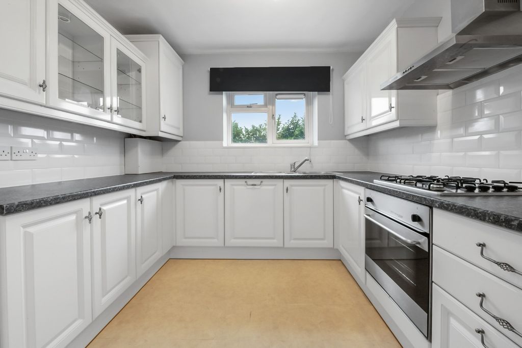 Property photo 3 of 13 4484652