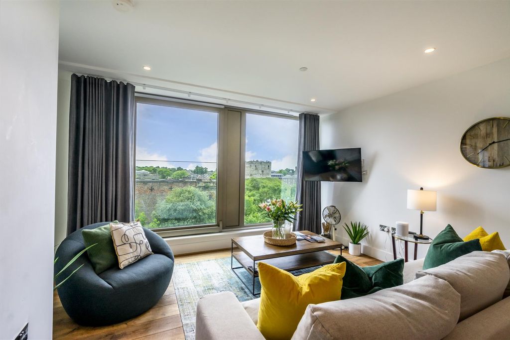 Property photo 2 of 14 Ryedale House.Jpg
