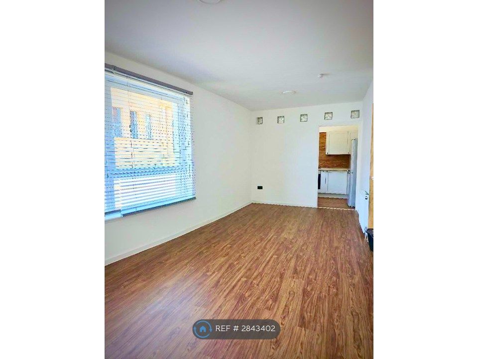 Property photo 3 of 17 Living Room
