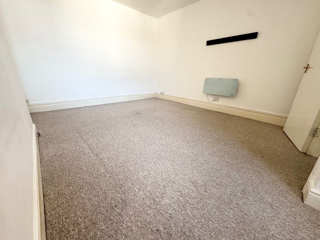 Property photo 1 of 7 Studio