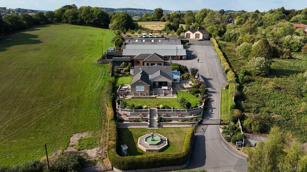 Property photo 1 of 43