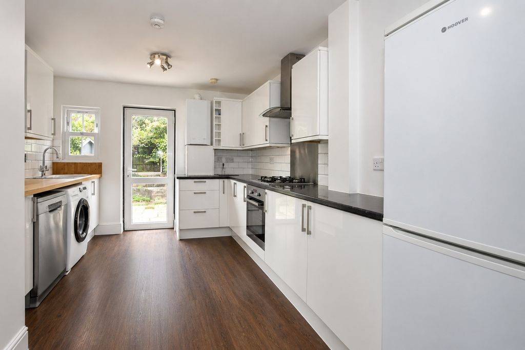 Property photo 2 of 9 3449023