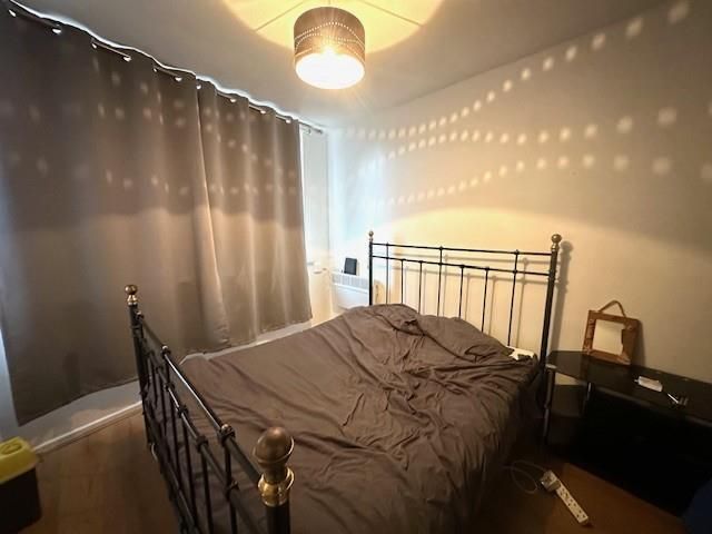 Property photo 2 of 4 Bedroom