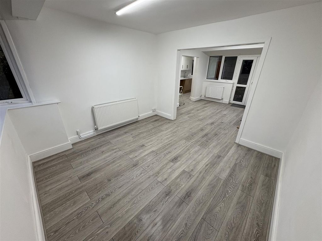 Property photo 3 of 17 Img_4384.Jpeg