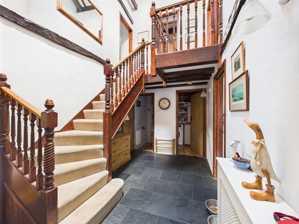 Property photo 2 of 17 Hallway