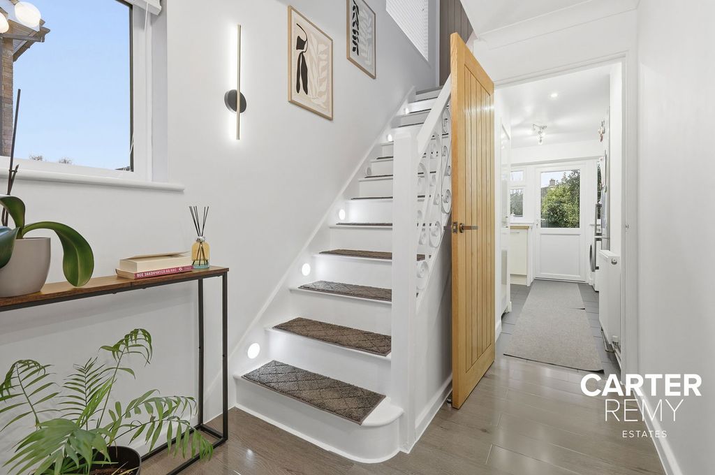 Property photo 2 of 22