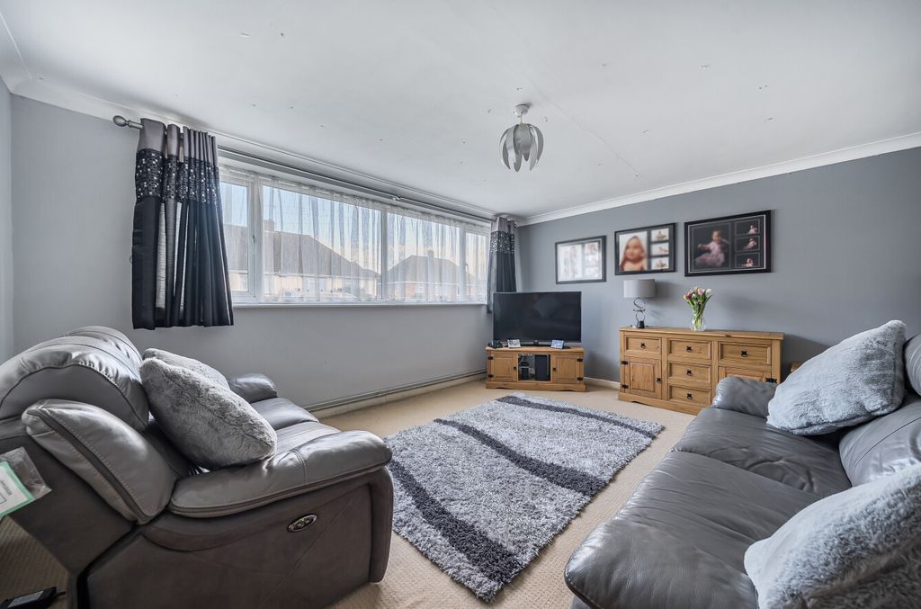 Property photo 2 of 16 1388572-22-696A30...