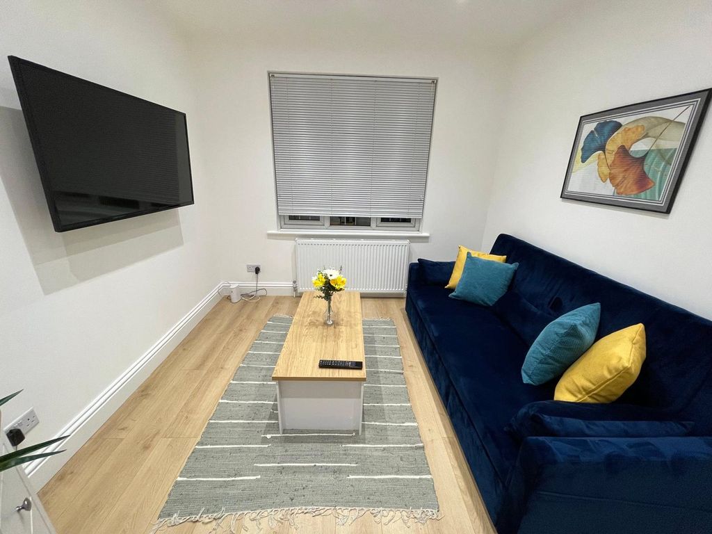 Property photo 1 of 8 Reception Room