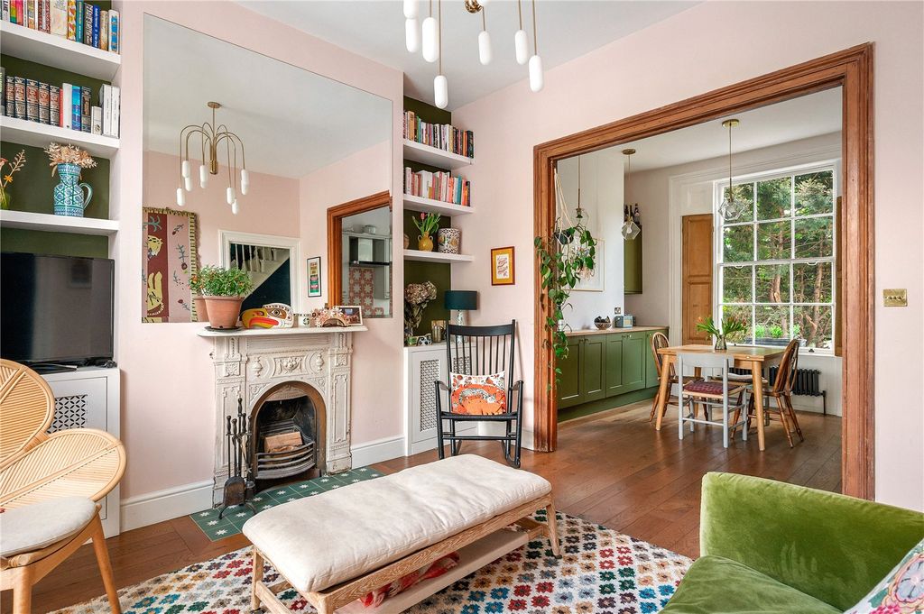 Property photo 2 of 19 Reception/Kitchen