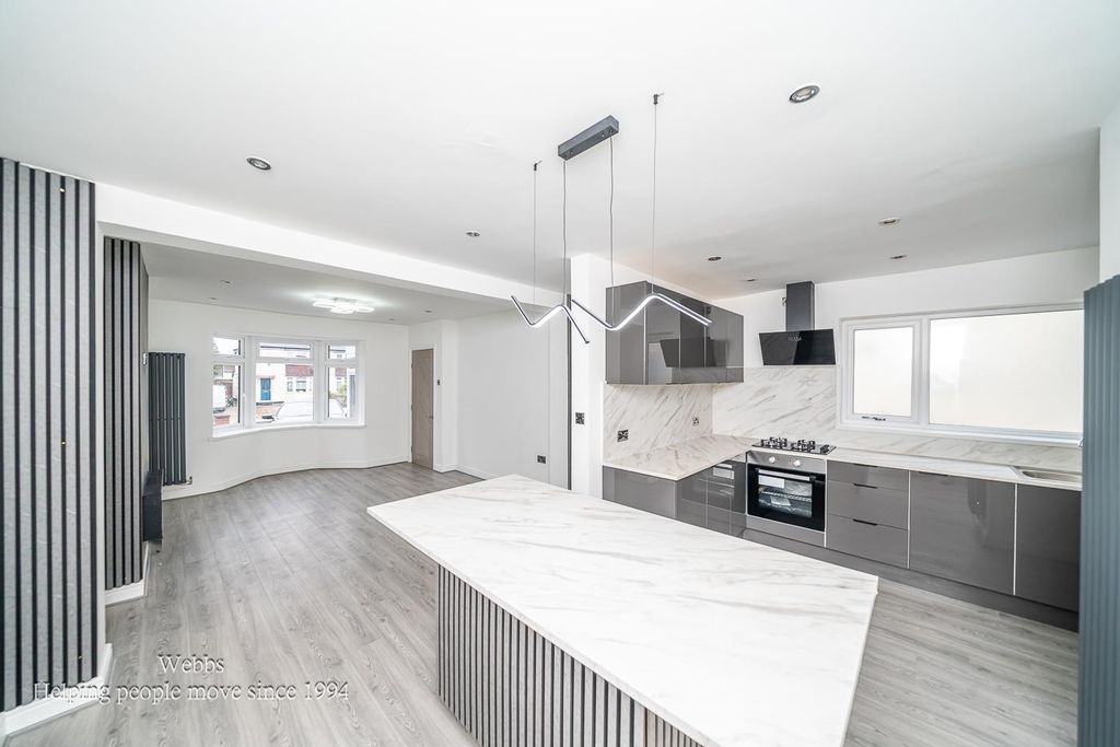 Property photo 3 of 53 Webbs-27 Copy.Jpg