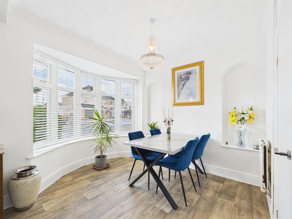 Property photo 3 of 38 Cam02295G0-Pr0327-Still056.Jpg