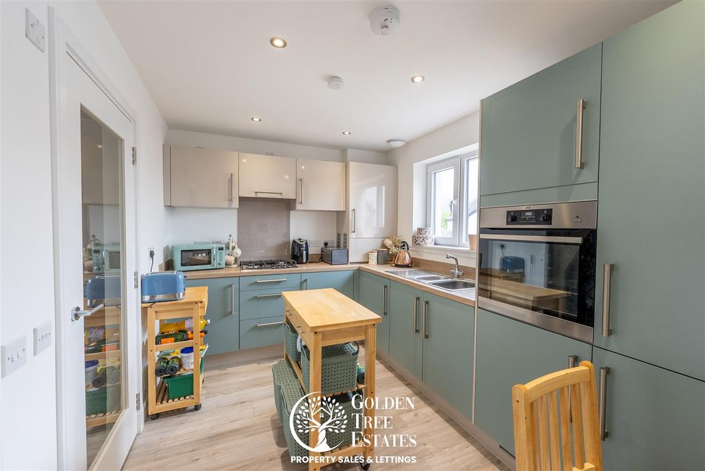 Property photo 2 of 44 Kitchen