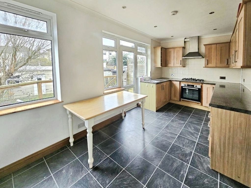 Property photo 2 of 16 Pbox-Img.Jpg