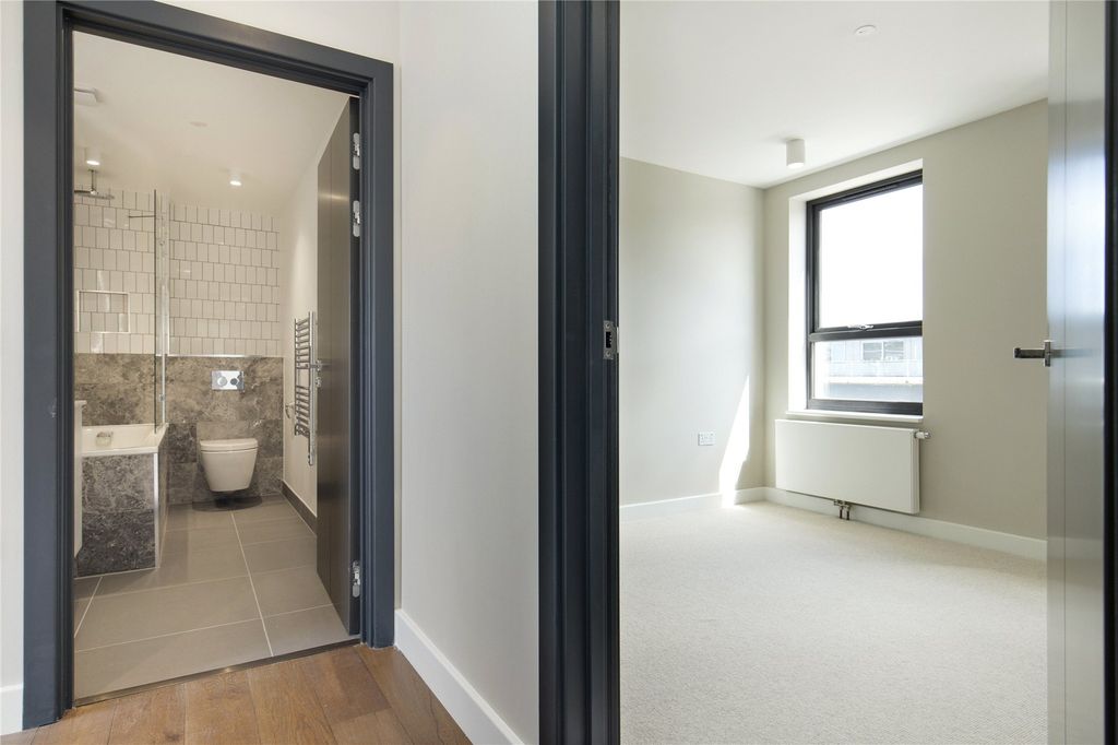 Property photo 3 of 10 Hallway