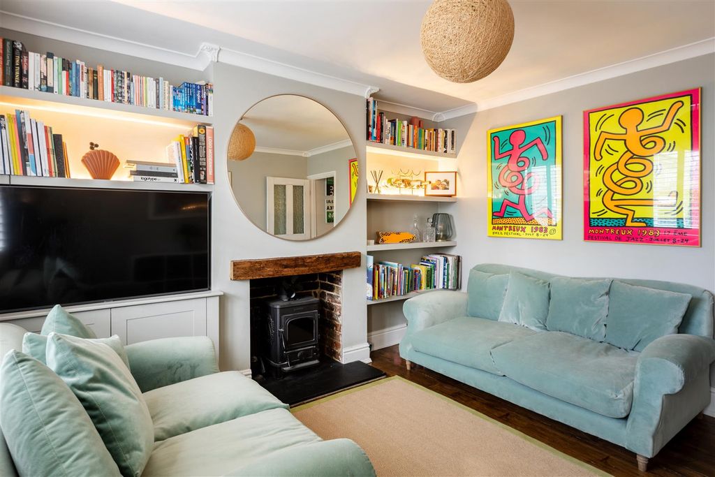 Property photo 2 of 11