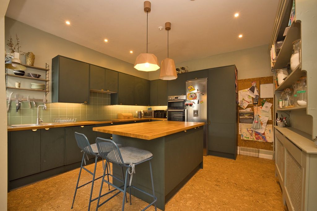 Property photo 3 of 25 Picture 3