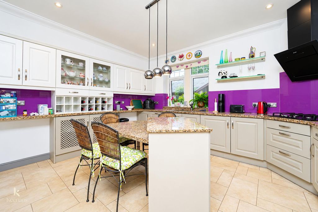 Property photo 3 of 41 Horton (31).Png