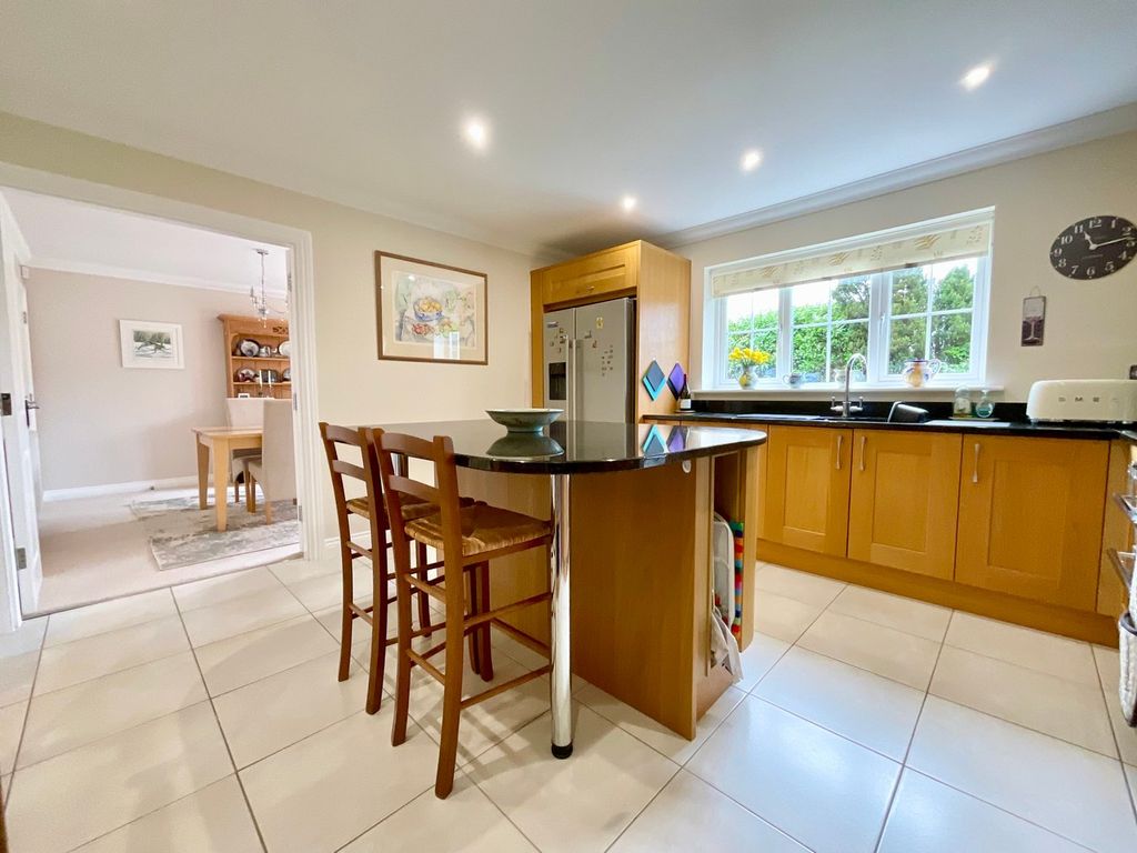 Property photo 3 of 21