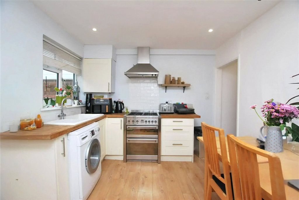 Property photo 3 of 7 Picture No. 04