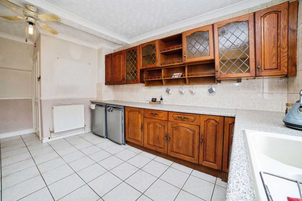 Property photo 2 of 17 Photo