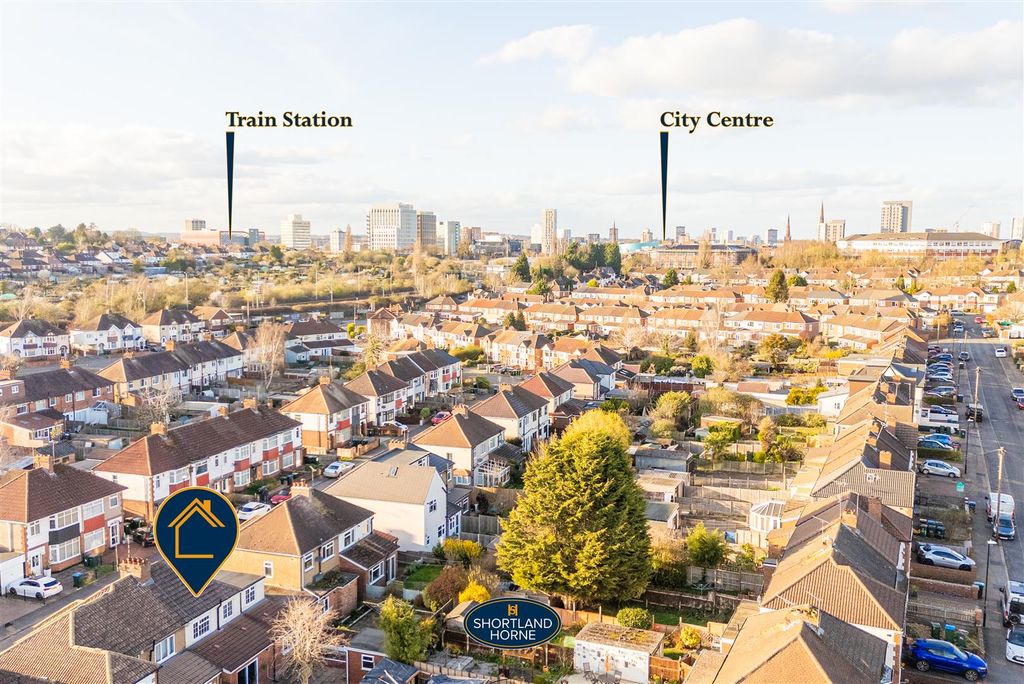 Property photo 2 of 32 8 Gloverst_Locators.Jpg