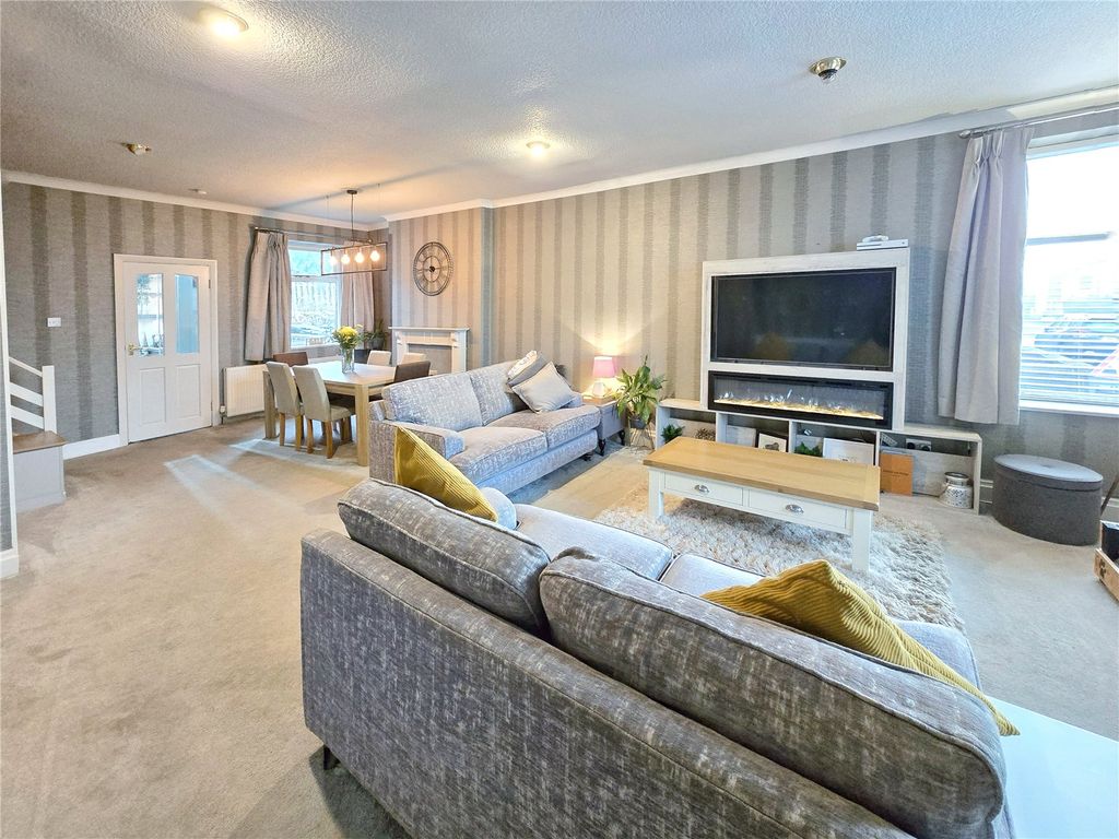 Property photo 3 of 15 Open Plan Living Rm