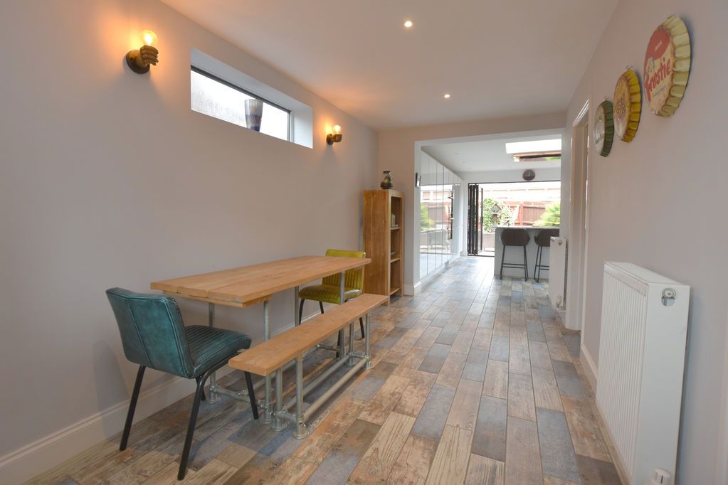Property photo 2 of 21 Dining Room