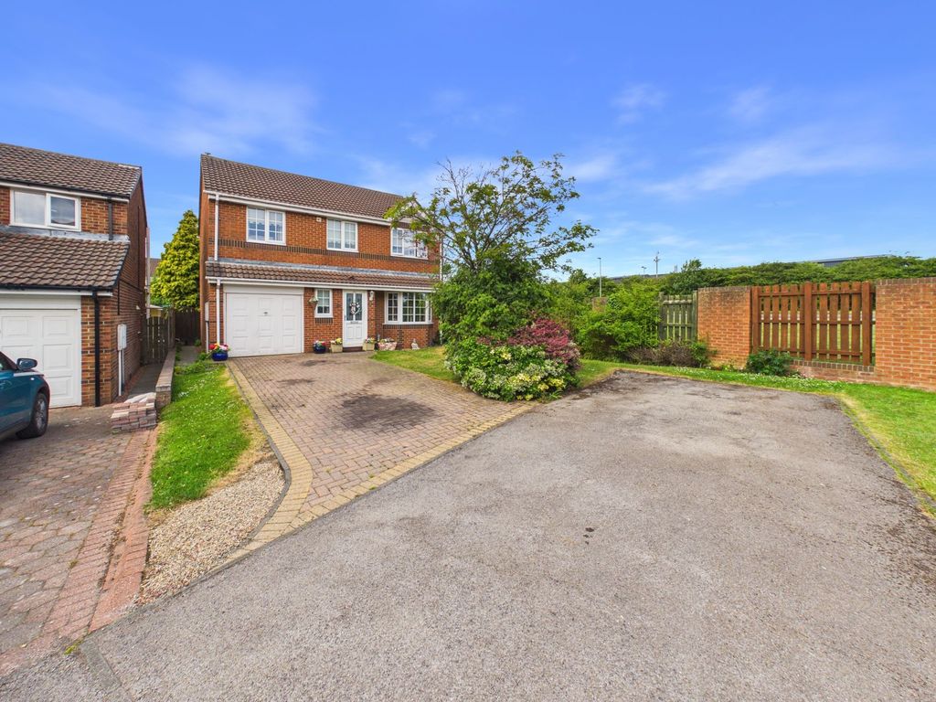 Property photo 1 of 16 External