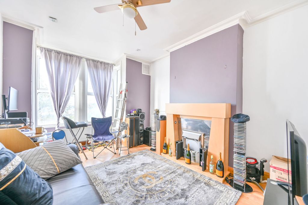 Property photo 1 of 6