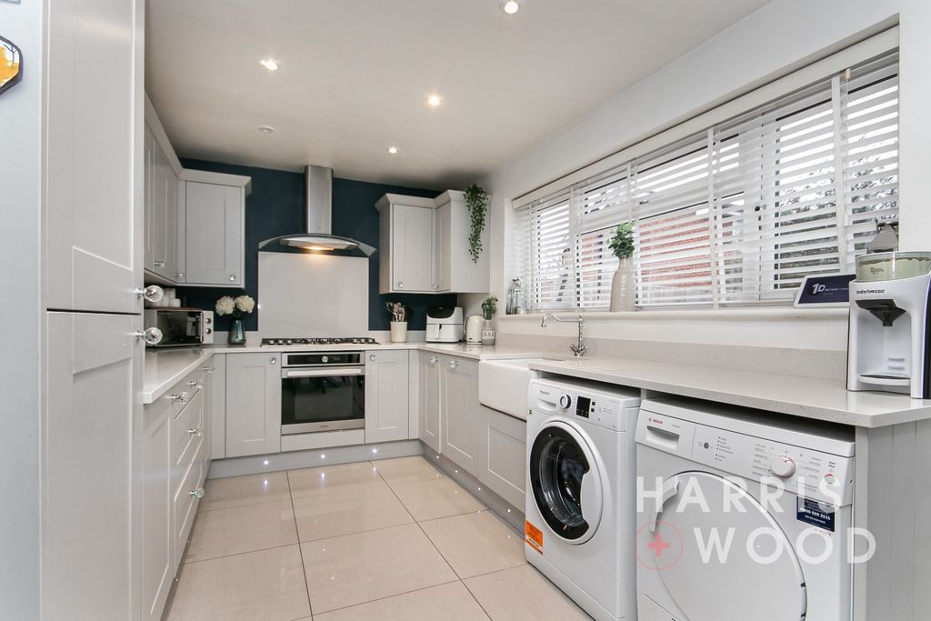 Property photo 2 of 25 4699102