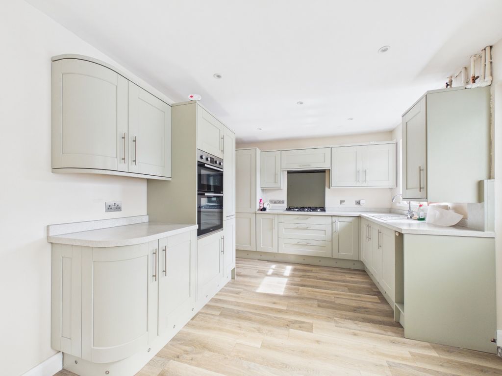 Property photo 2 of 13 4973894