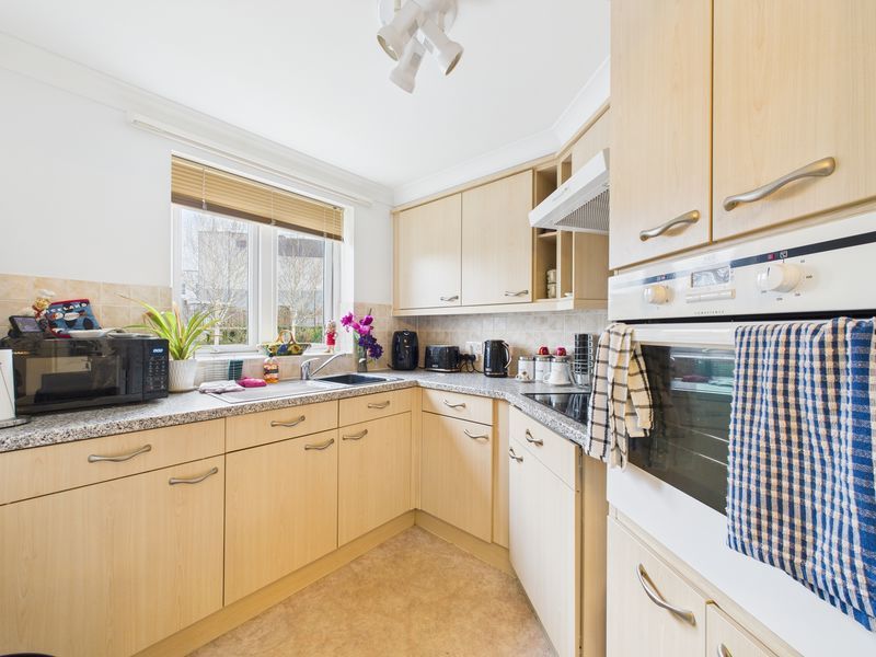 Property photo 2 of 8 Kitchen