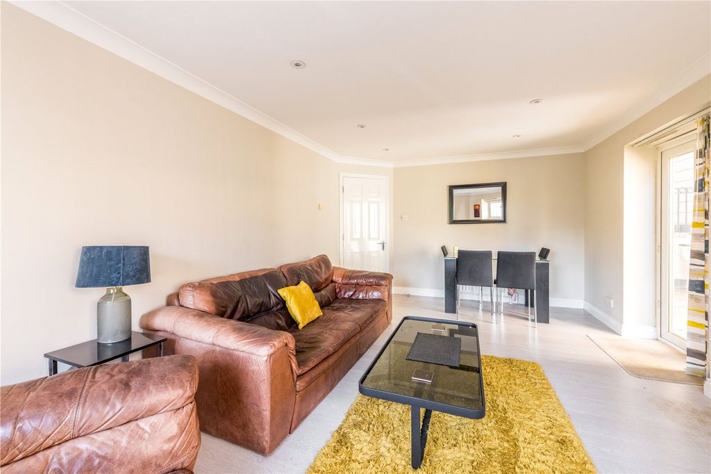 Additional image 8 of 2 bed flat for saleChatsworth Square, Hove, East Sussex BN3