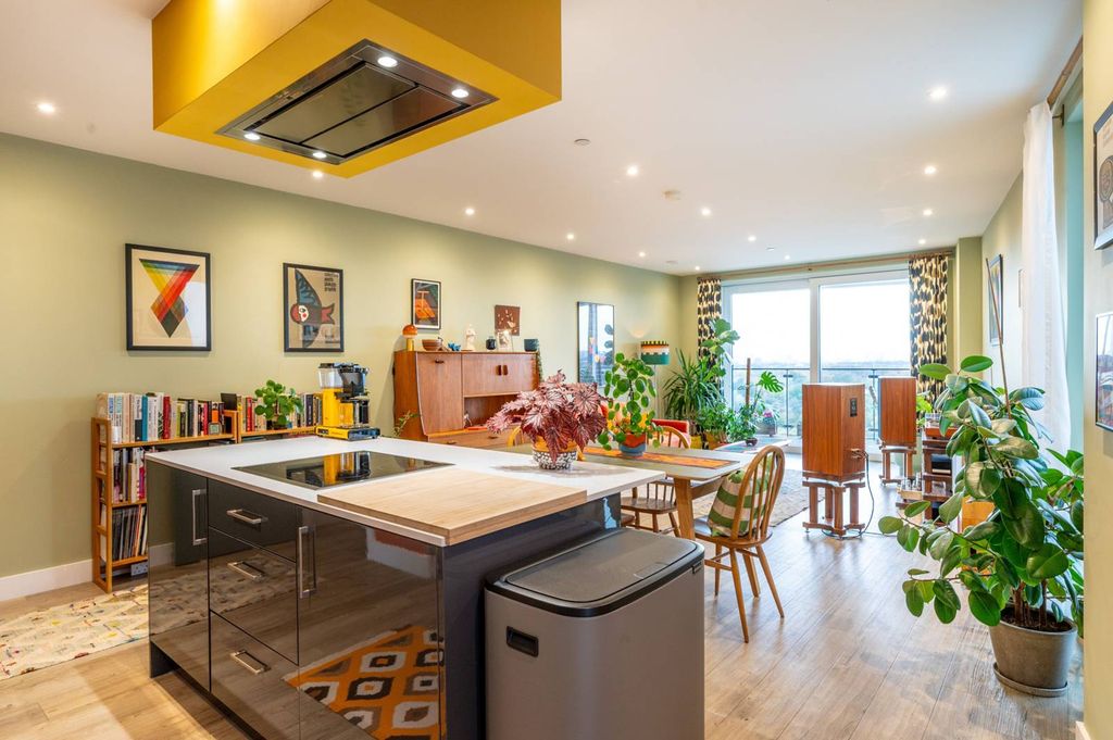 Property photo 3 of 26