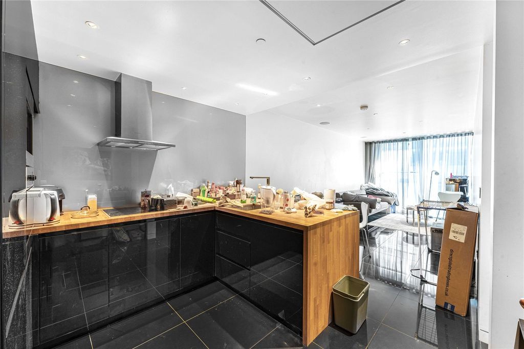 Property photo 2 of 13 Reception/Kitchen