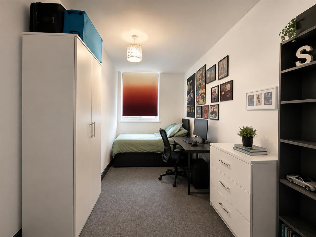 Property photo 1 of 2 Bed 18.Png