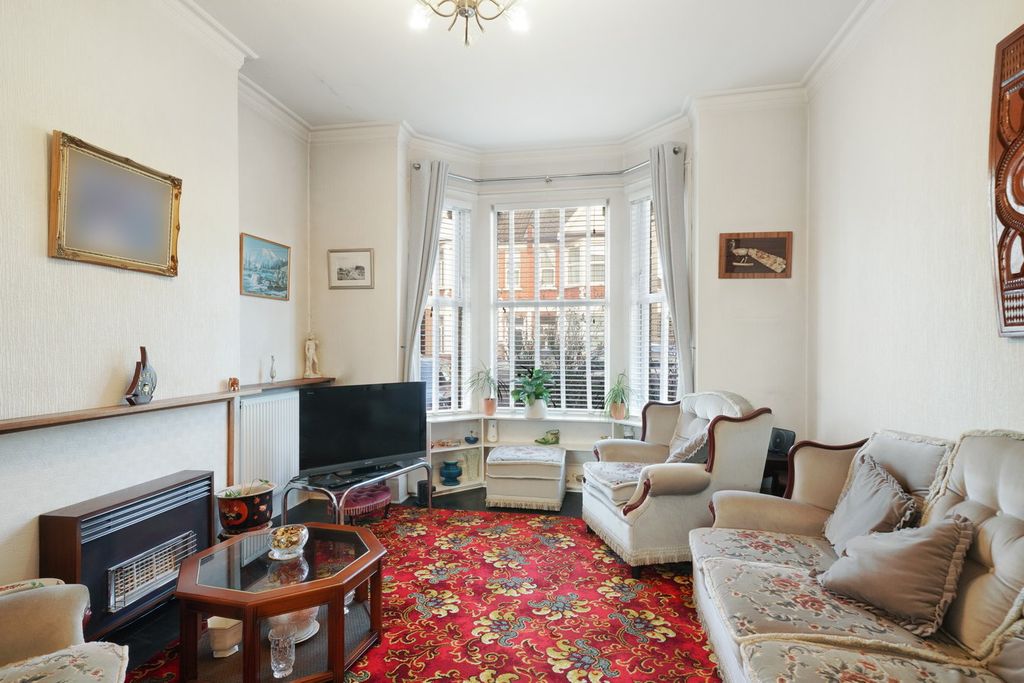 Property photo 2 of 14