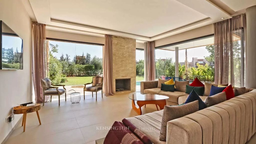 Property photo 2 of 27 Living-Room Tile