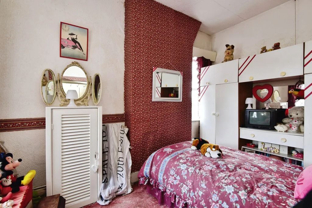 Property photo 3 of 15