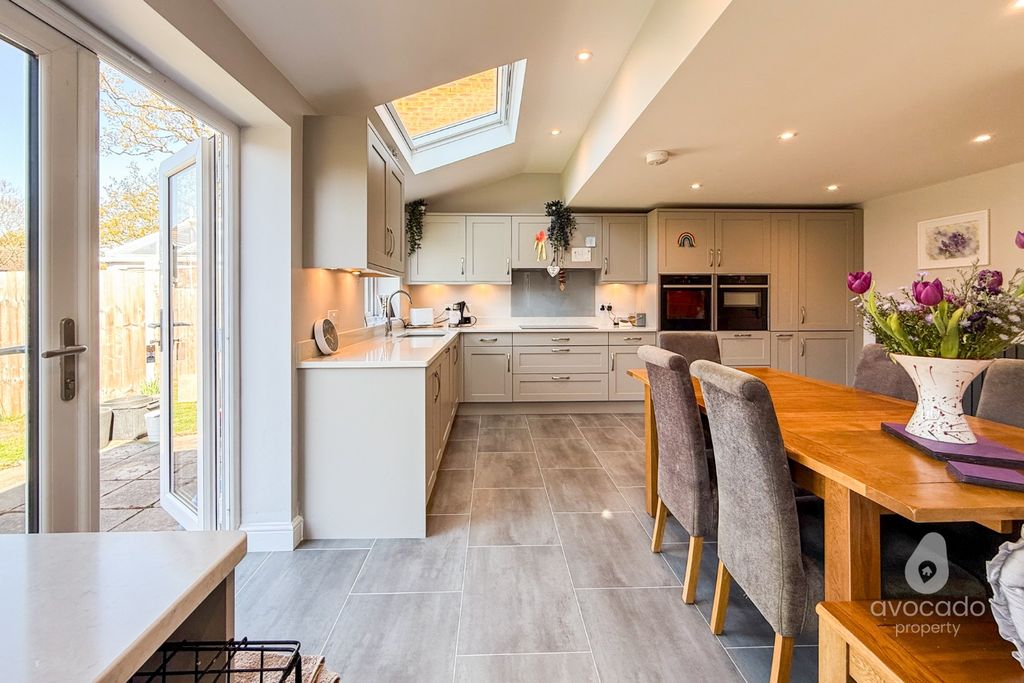 Property photo 3 of 31 4128107