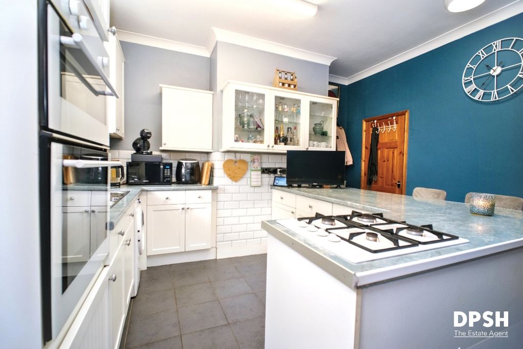 Property photo 3 of 21