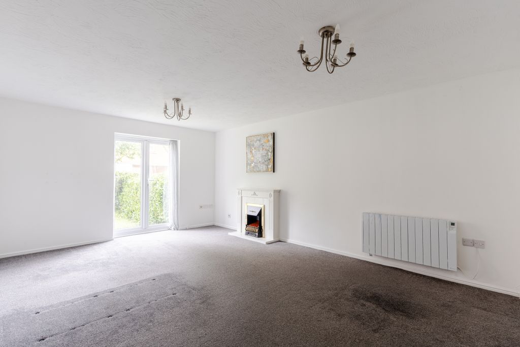 Property photo 3 of 14 Lancelot Road-4