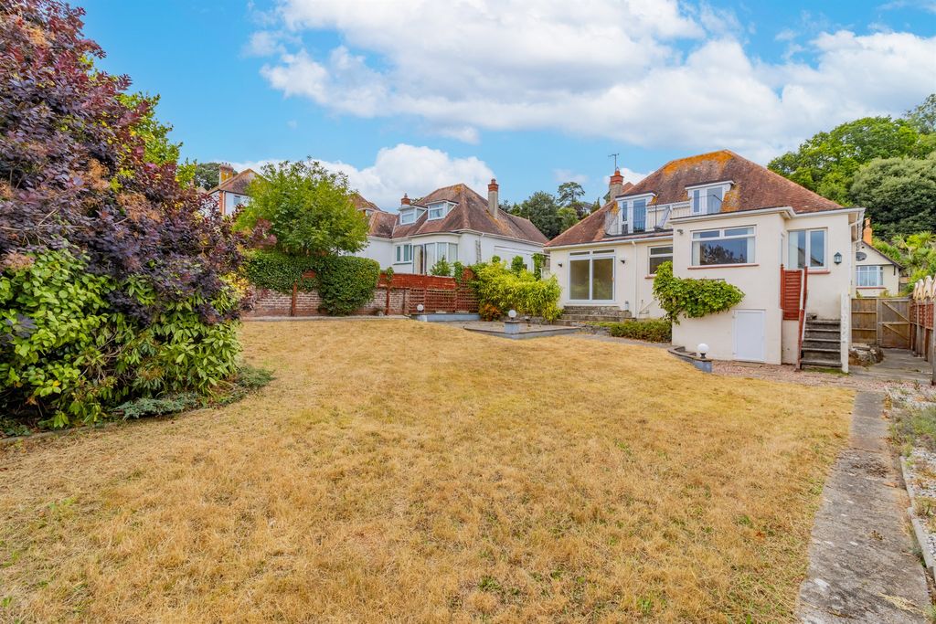Property photo 2 of 27