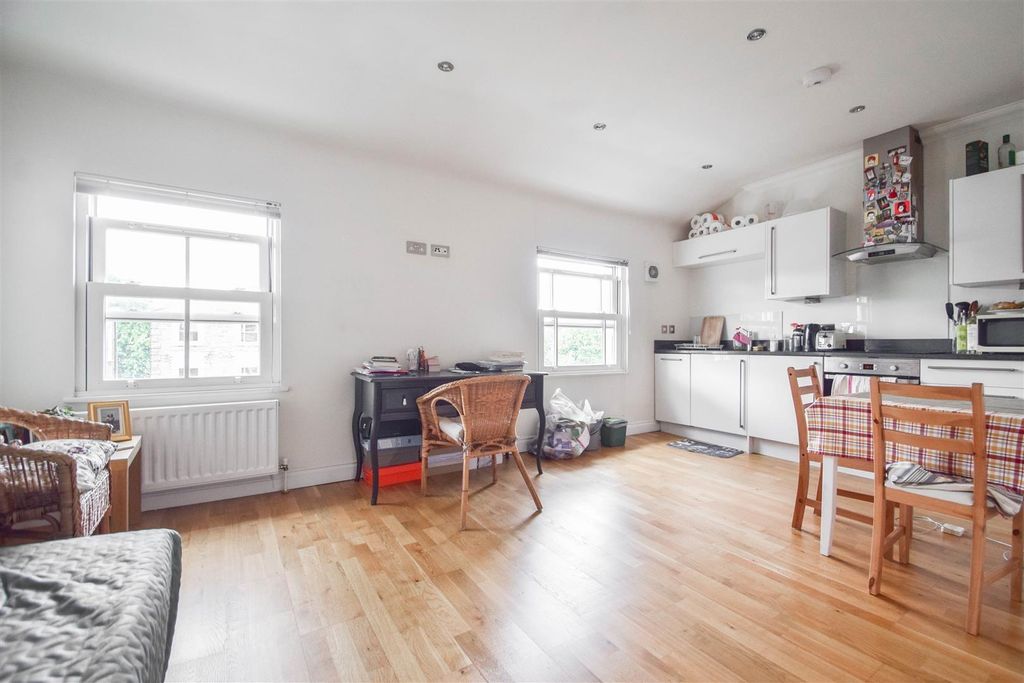 Property photo 1 of 8 B3Efiizbmug5i5J8W-Yqwq.Jpg