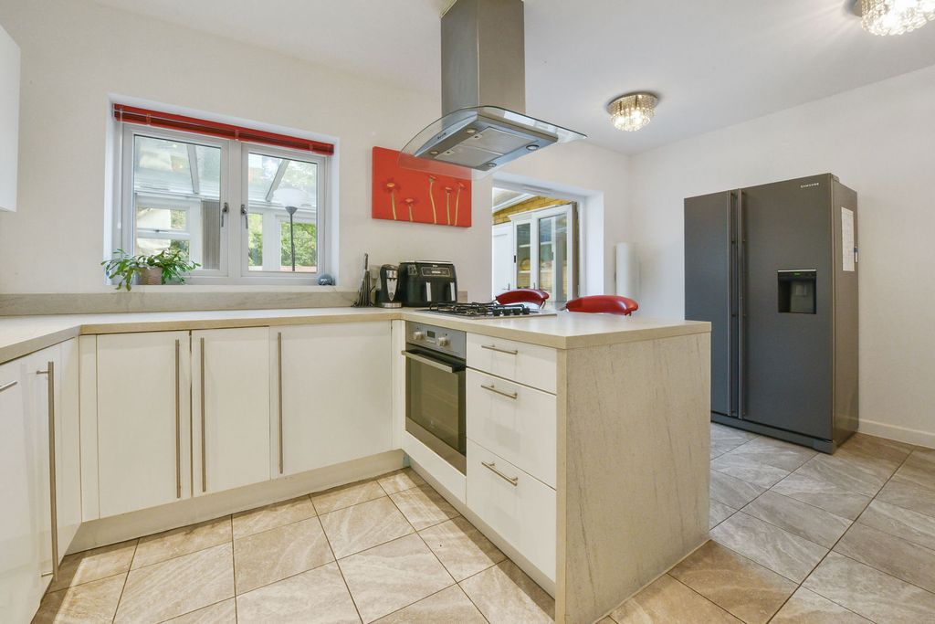 Property photo 3 of 16