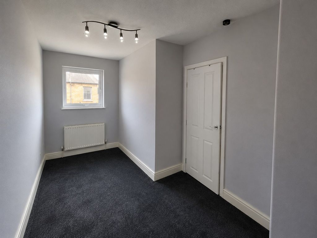Property photo 3 of 5