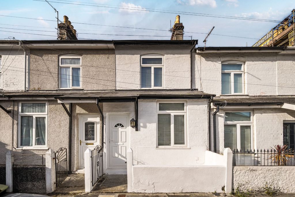 Property photo 1 of 11