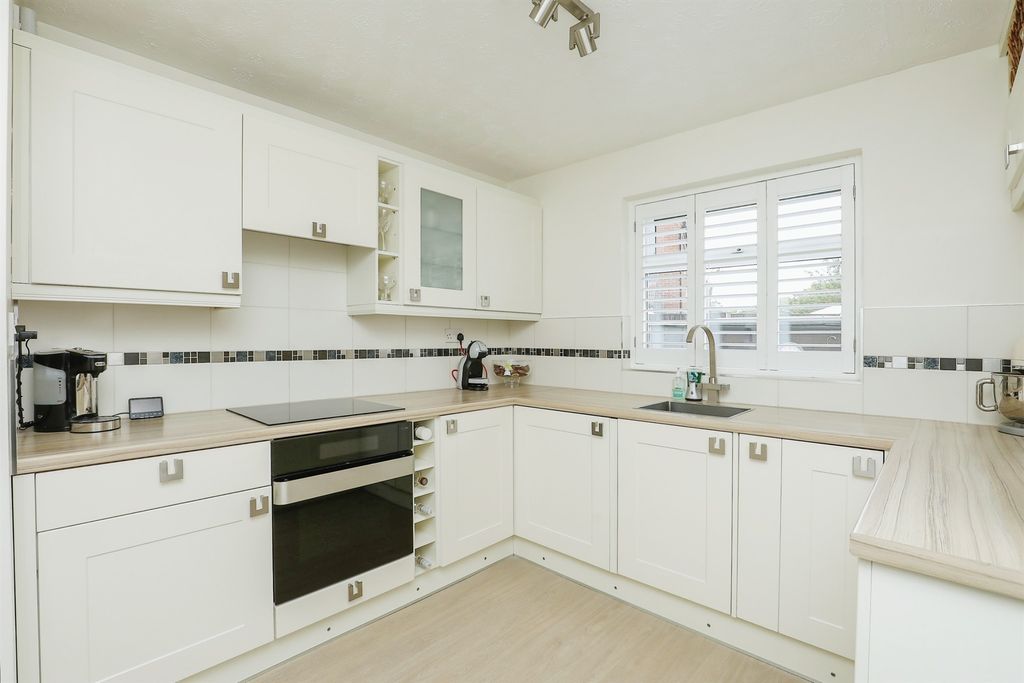 Property photo 2 of 22