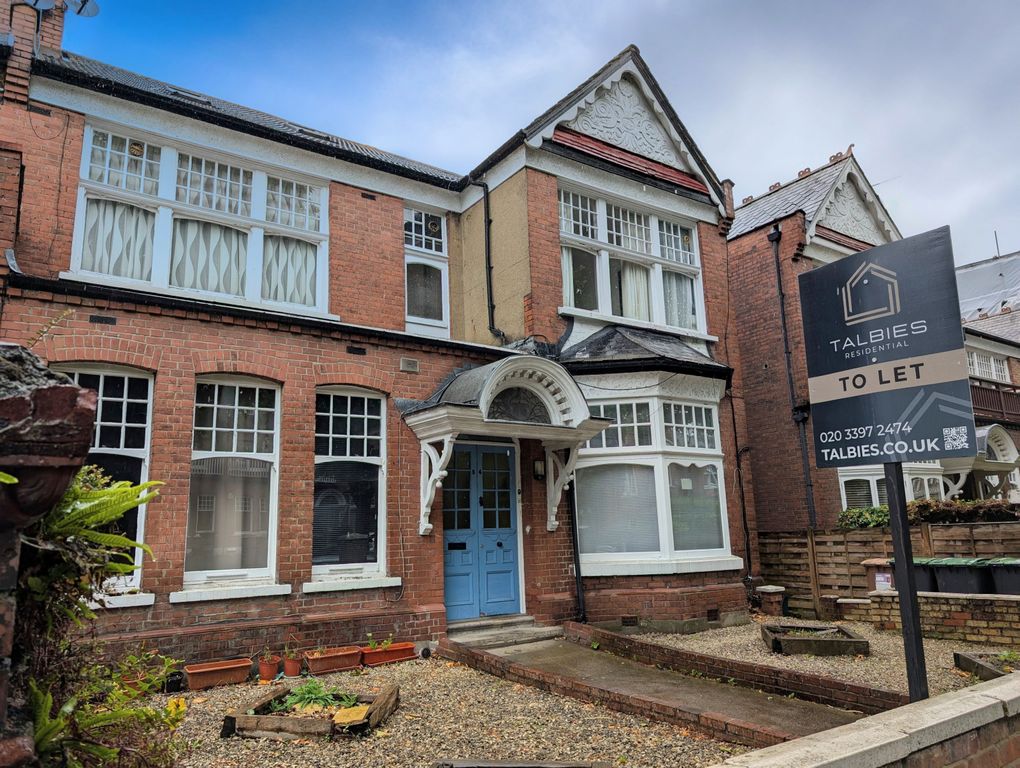 Property photo 1 of 5 Studio